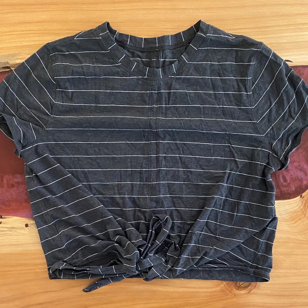 lululemon Time to Restore Black and white stripe size 4